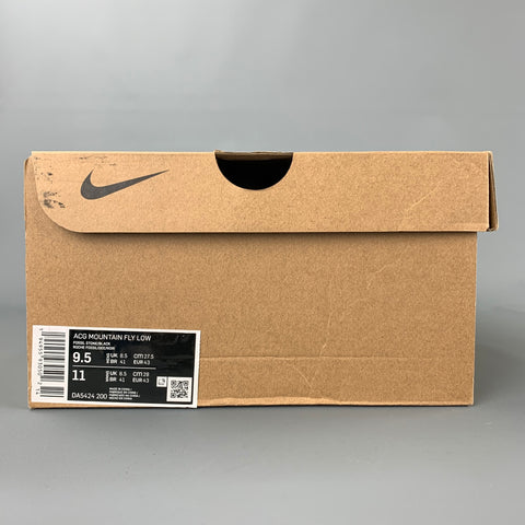 NIKE ACG Mountain Fly Low Talla 9.5 Zapatillas de deporte con cordones en dos tonos, color topo y negro