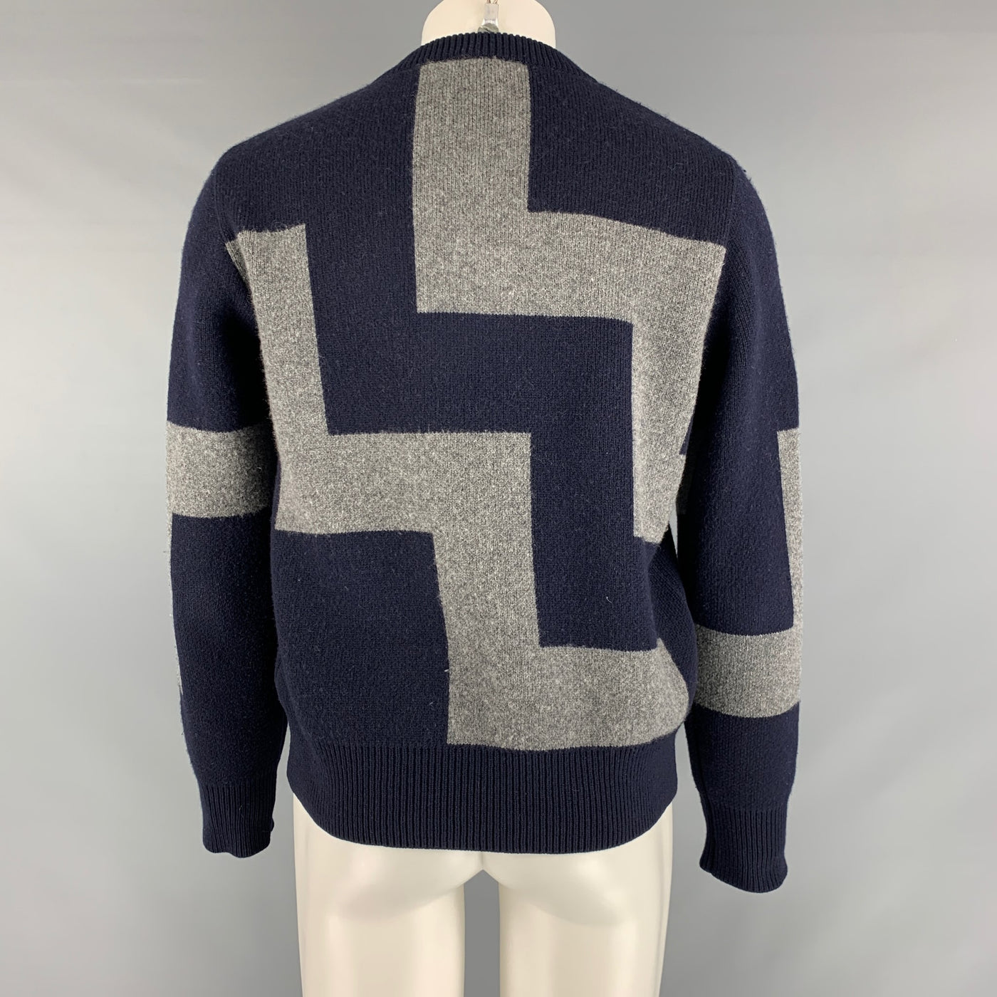 LOUIS VUITTON Size M Navy Grey Knitted Crew-Neck Sweater – Sui