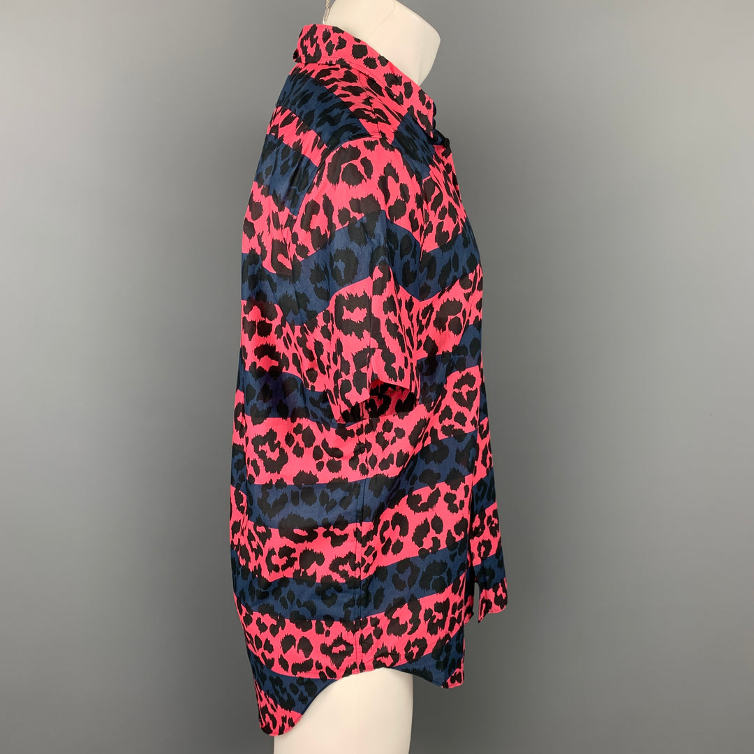 MARC by MARC JACOBS Taille L Chemise à manches courtes en coton imprimé léopard rose et bleu marine