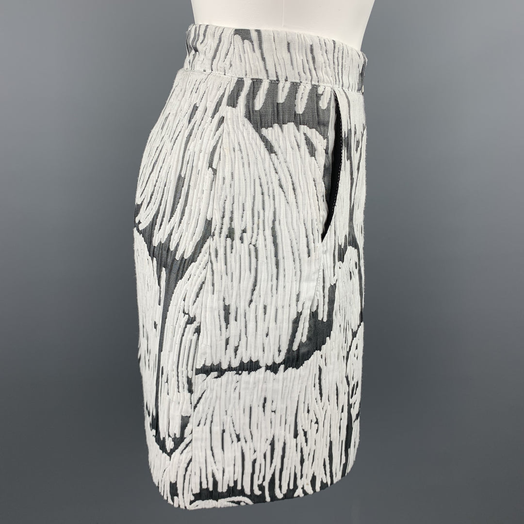 CÉRÉMONIE D'OUVERTURE Taille 4 Jupe trapèze en polyester texturé blanc et gris avec fermeture éclair sur le devant