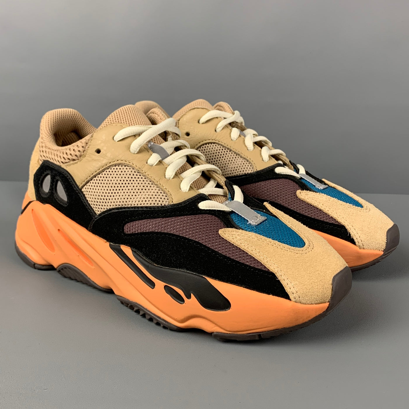 Echter Kudde Treinstation ADIDAS x YEEZY Boost 700 Size 6 Beige Multi-Color Suede Wave Runner Sneakers  – Sui Generis Designer Consignment