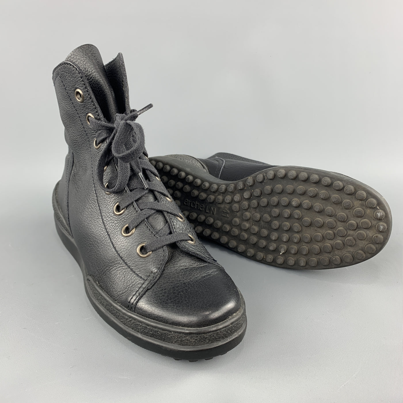 ARCHE Size 8 Black Leather Lace Up Rubber Sole Boots