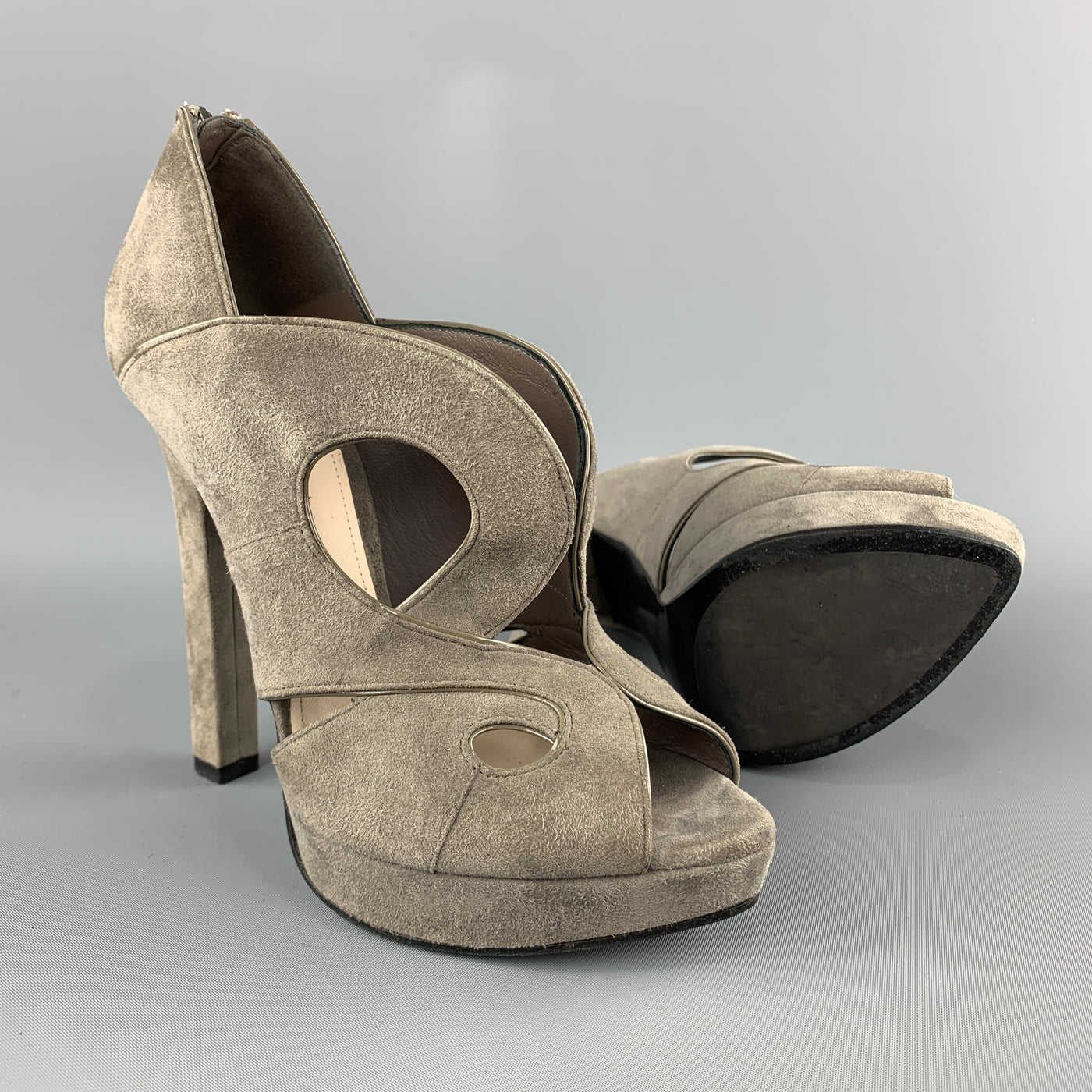 BOTTEGA VENETA Size 7 Grey Suede Patent Leather Piping Peep Toe Sandals