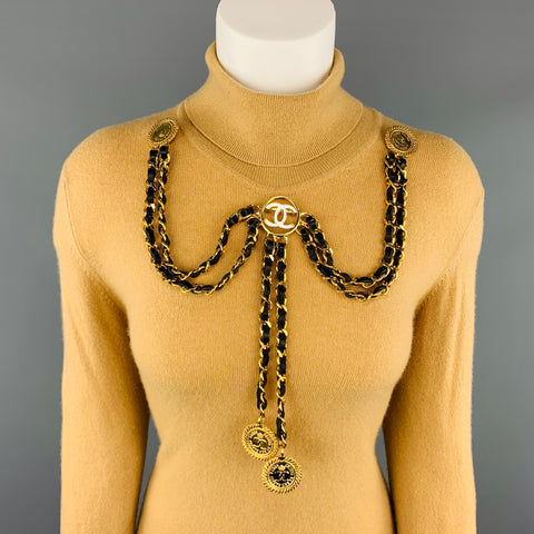 CHANEL Cinturón con broche Chatelaine triple con cadena de cuero y metal en tono dorado