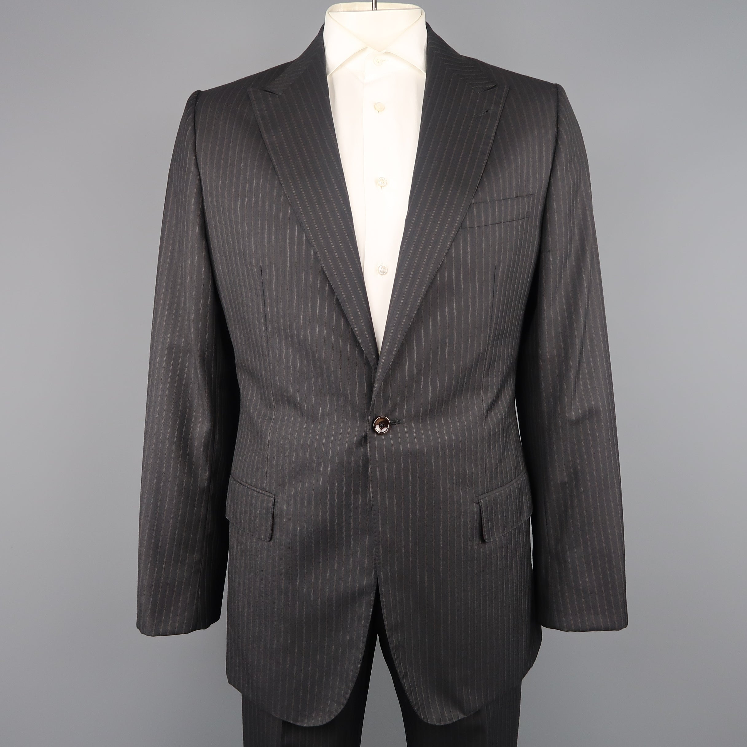 GIORGIO ARMANI 44 Regular Charcoal Stripe Wool Peak Lapel 2 pc