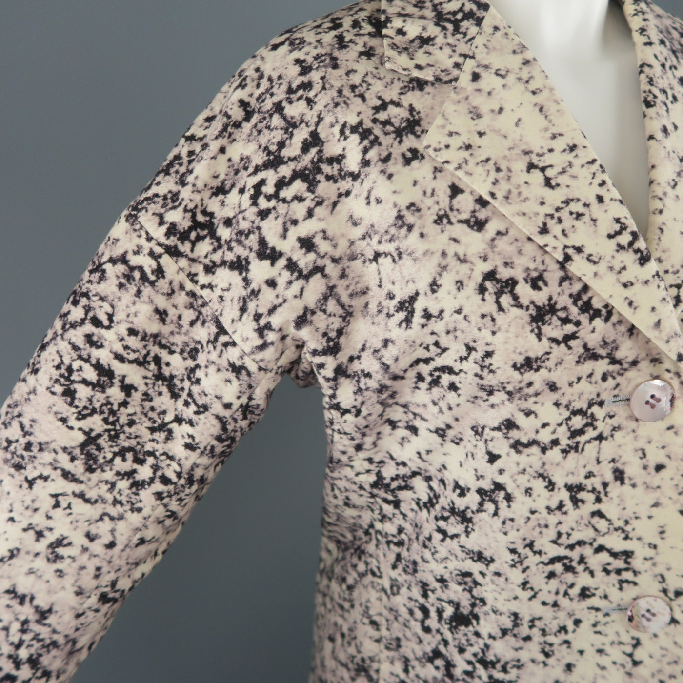 ISSEY MIYAKE Size M Beige Marble Print Notch Lapel Jacket