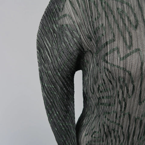 ISSEY MIYAKE Size M Black Pleated Green Ribbon Pattern Mesh Pullover ISSEY MIYAKE