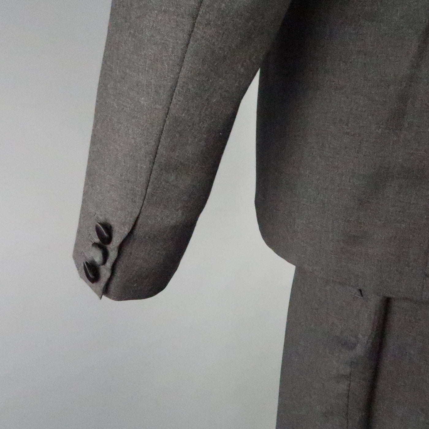 LANVIN 40 Short Charcoal Wool Black Satin Trim Peak Lapel Suit