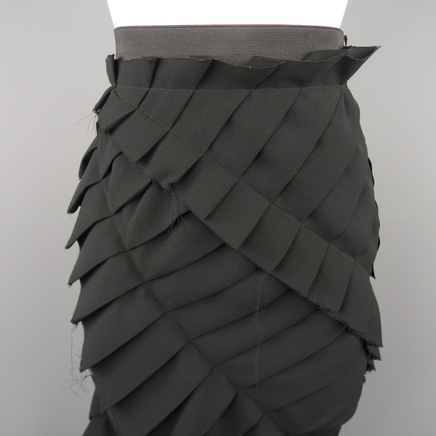 LANVIN Fall 2014  US 4 / FR 36 Black Pleated Pencil Skirt