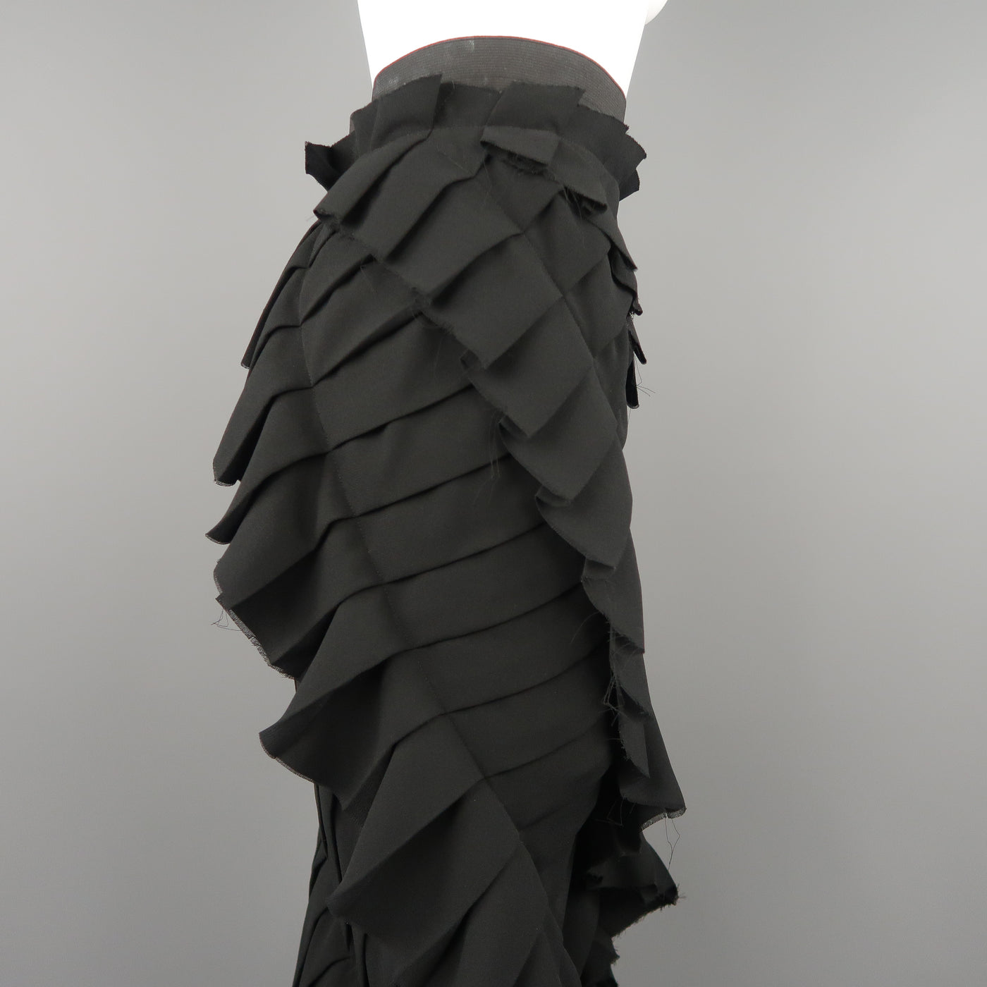 LANVIN Fall 2014  US 4 / FR 36 Black Pleated Pencil Skirt