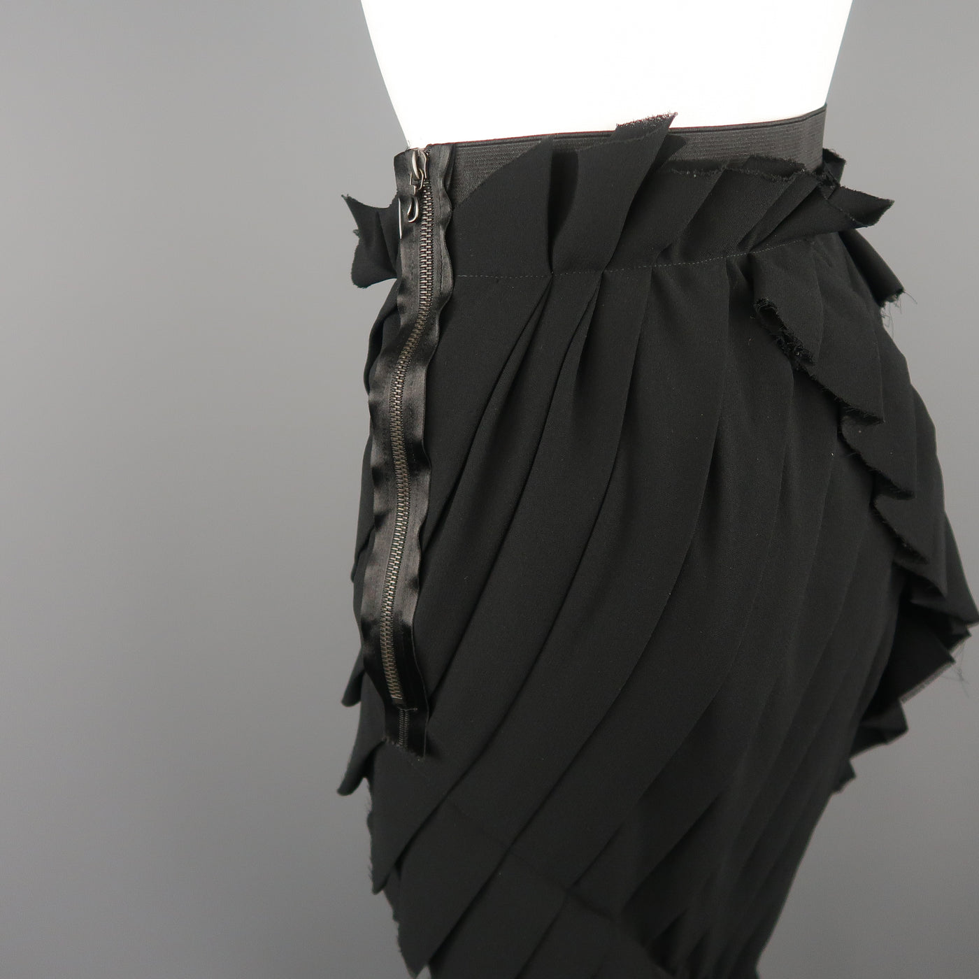 LANVIN Fall 2014  US 4 / FR 36 Black Pleated Pencil Skirt