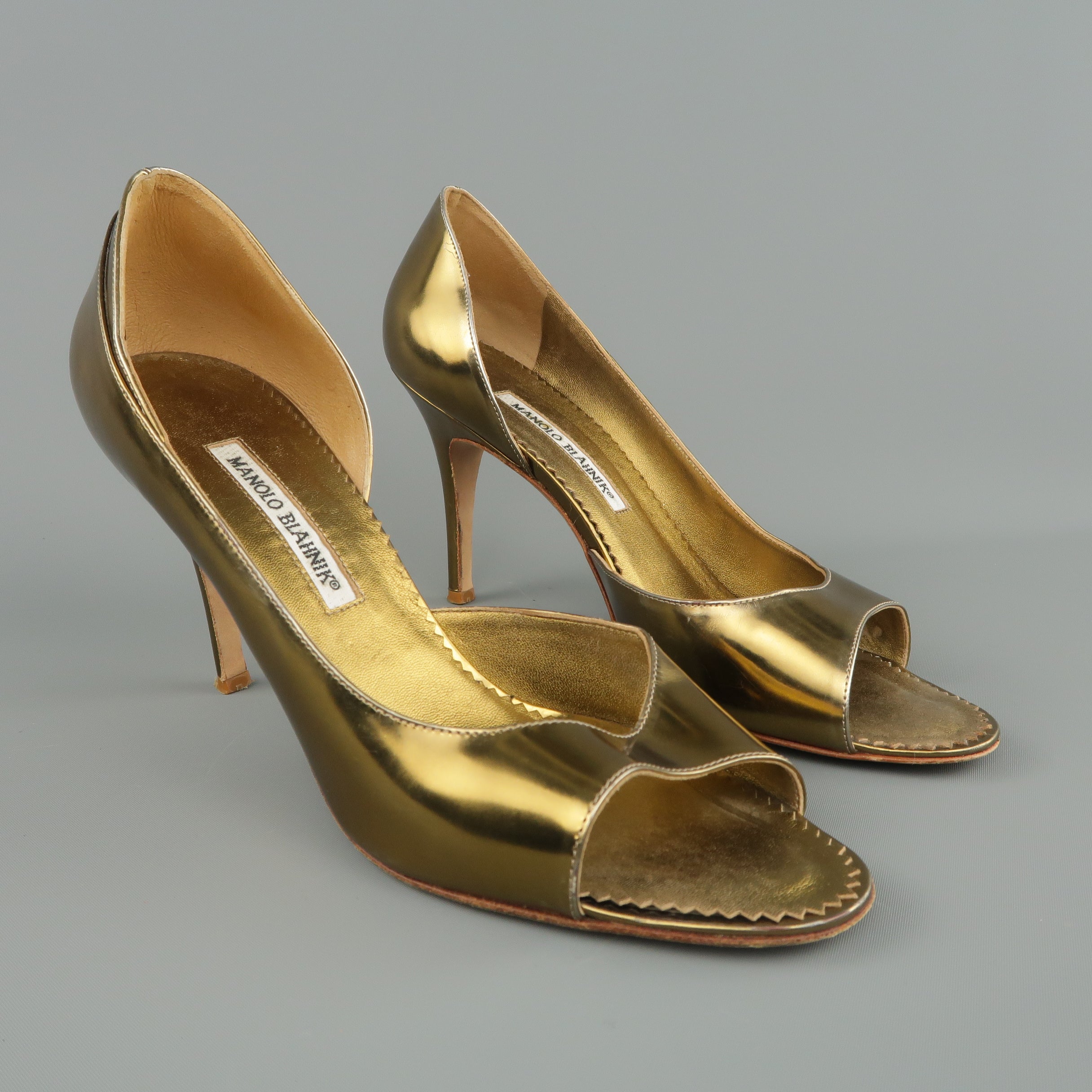 Gold pumps fashion size 11