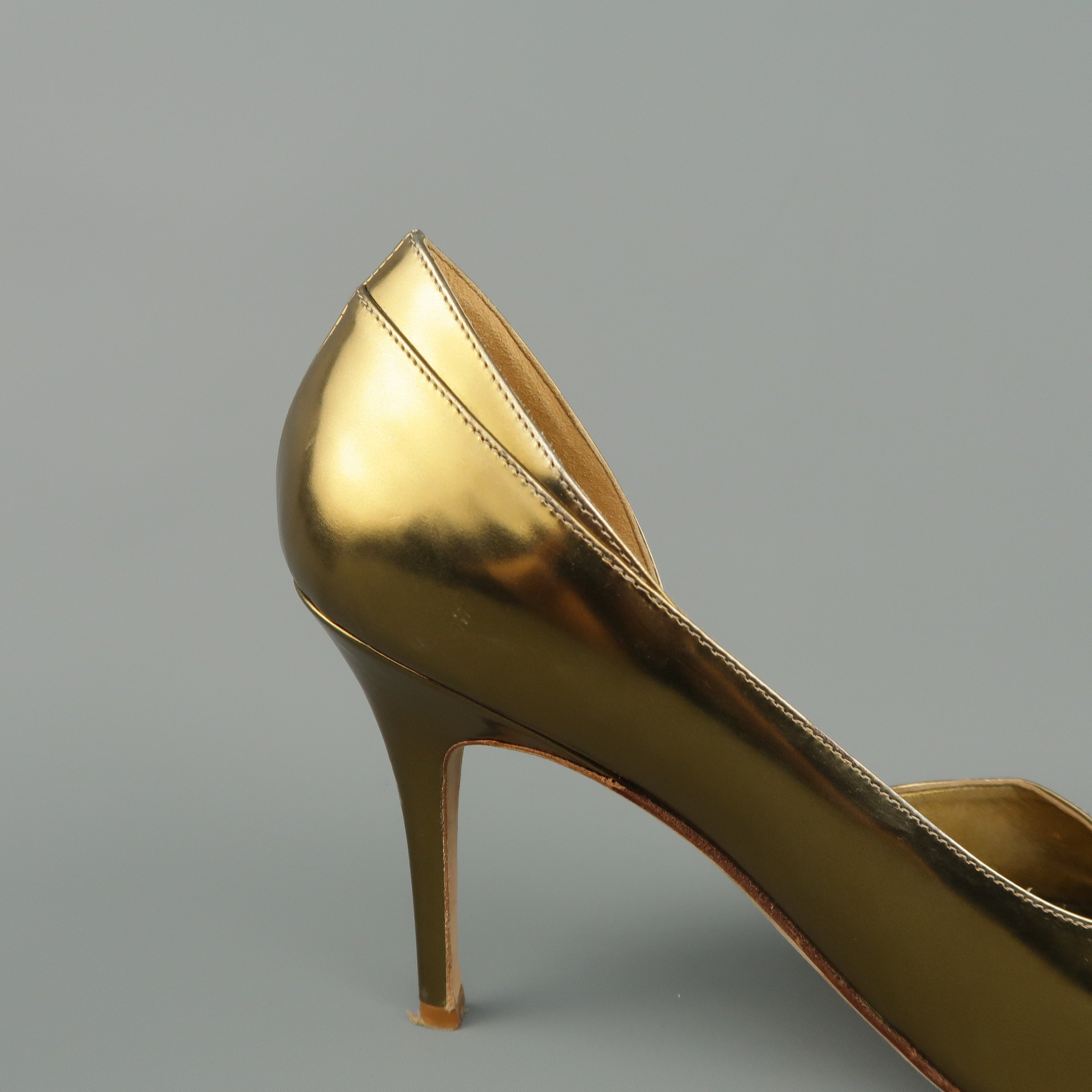 Gold pumps fashion size 11