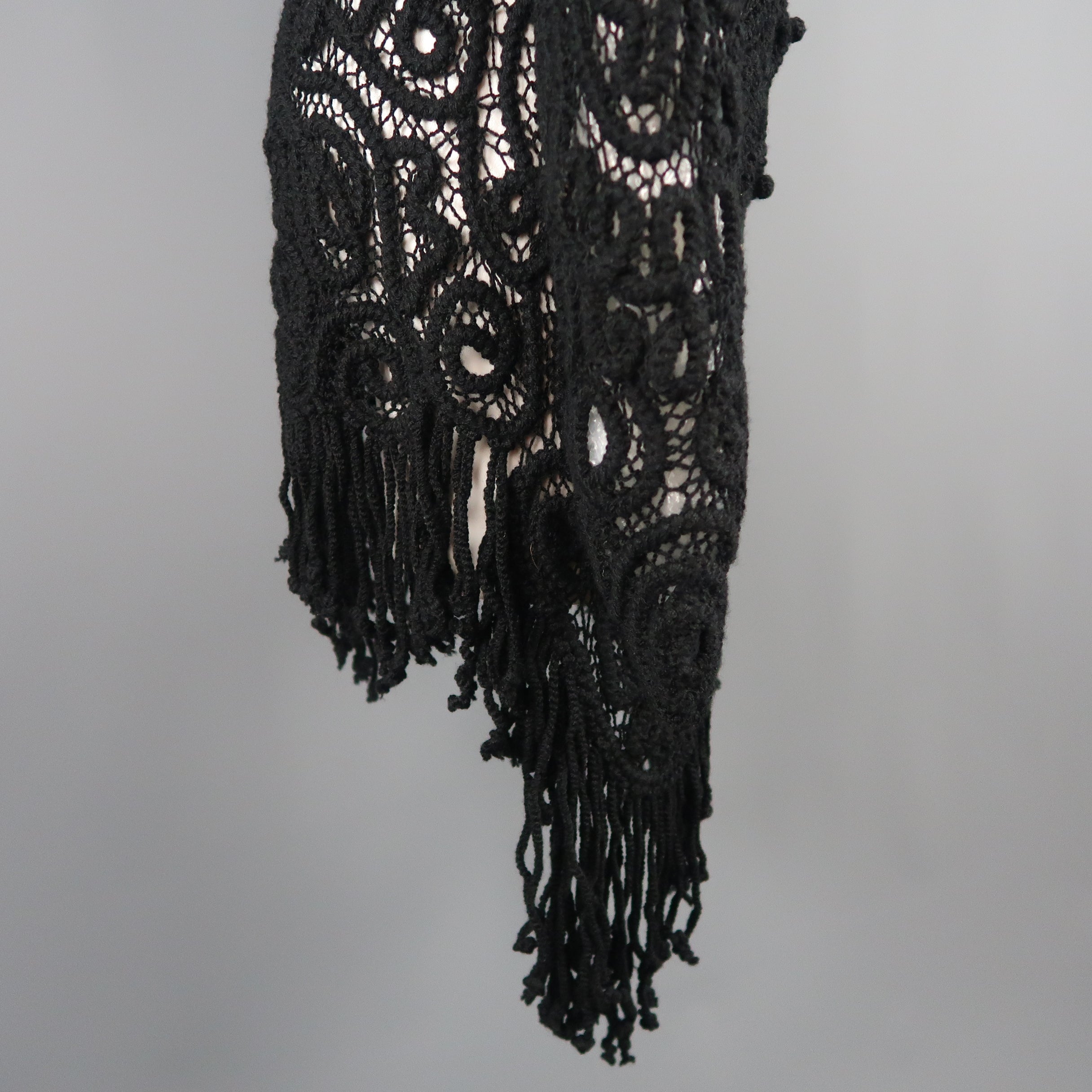 アメリヴィンテージ♡MEDI LONG PASTA FRINGE KNIT Standout in style. The Graphic Fringe Cardigan features a bold
