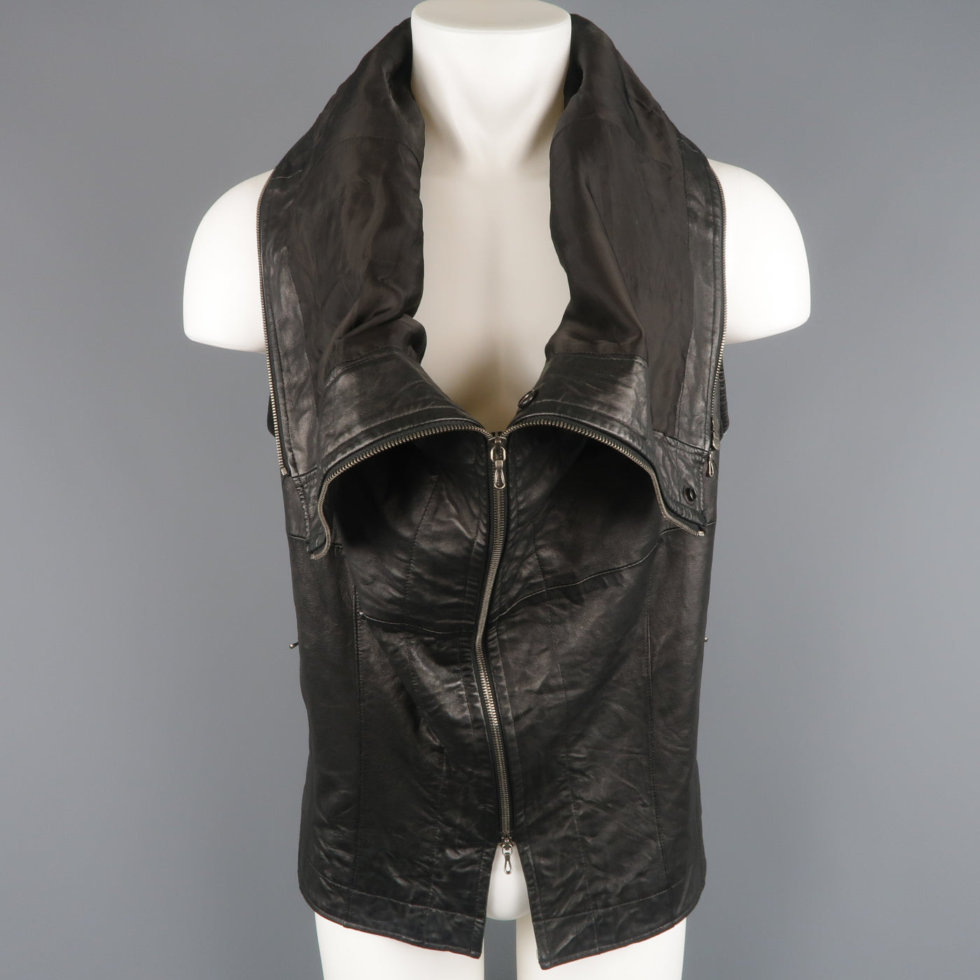 MA JULIUS Fall 2010 - Size M / JP 2 Black Lamb Skin Leather Draped Collar Vest