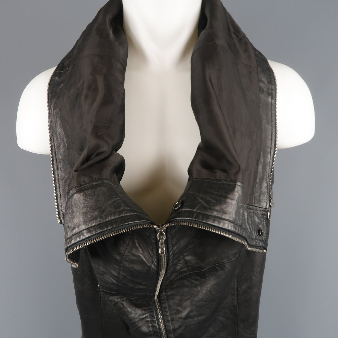 MA JULIUS Fall 2010 - Size M / JP 2 Black Lamb Skin Leather Draped Collar Vest