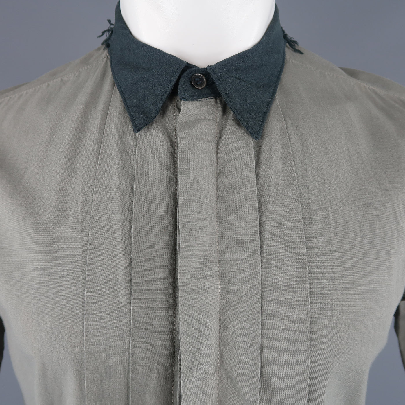 NICE COLLECTIVE Size M Grey Cotton Pleated Contrast Collar Short Sleeve Shirt