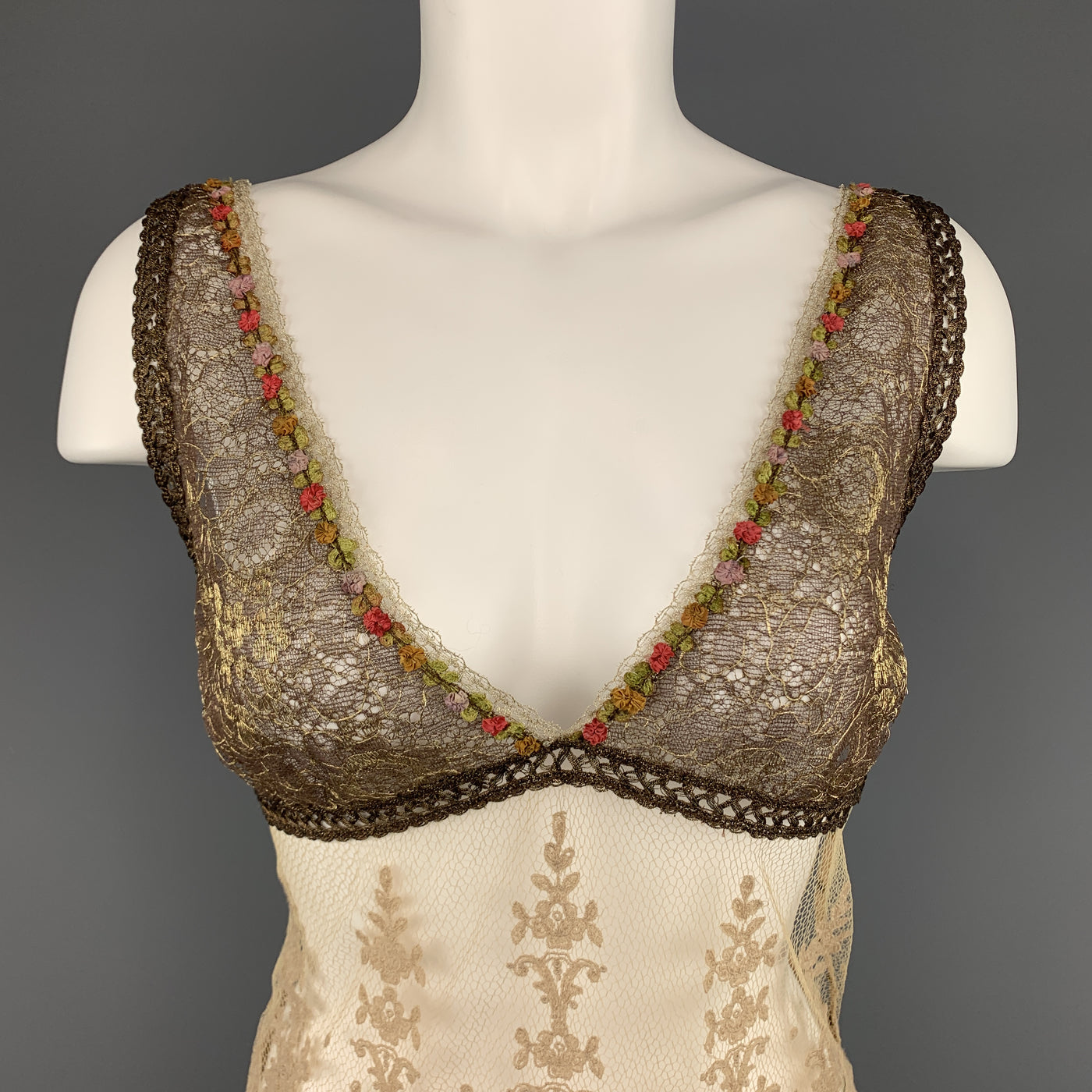 RALPH LAUREN Size 6 Beige Lace Florwer Trim V Neck Camisole Top