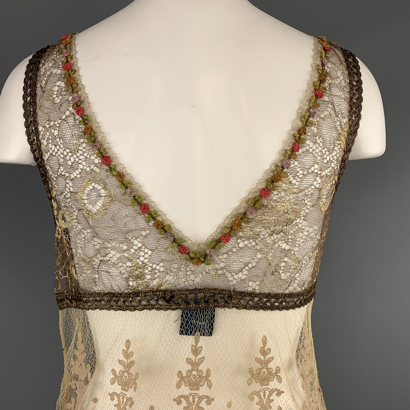 RALPH LAUREN Size 6 Beige Lace Florwer Trim V Neck Camisole Top