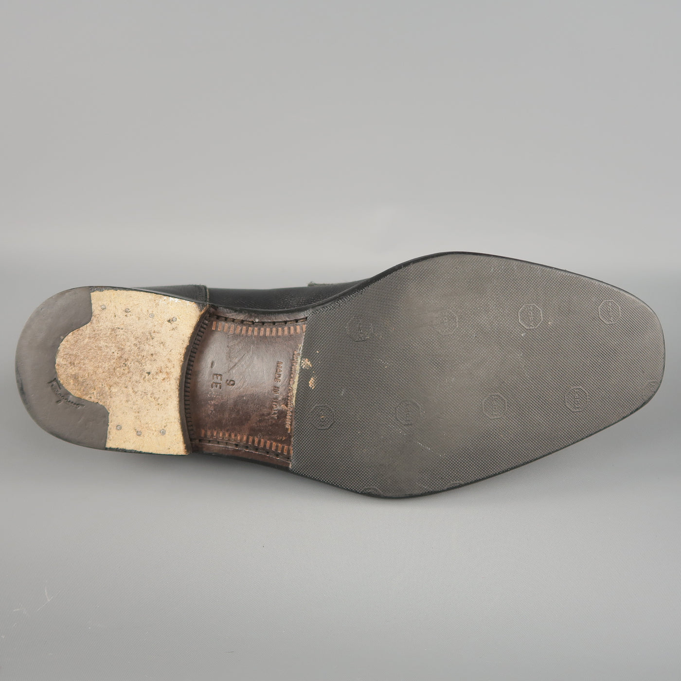 SALVATORE FERRAGAMO Size 10 Black Solid Leather Loafers