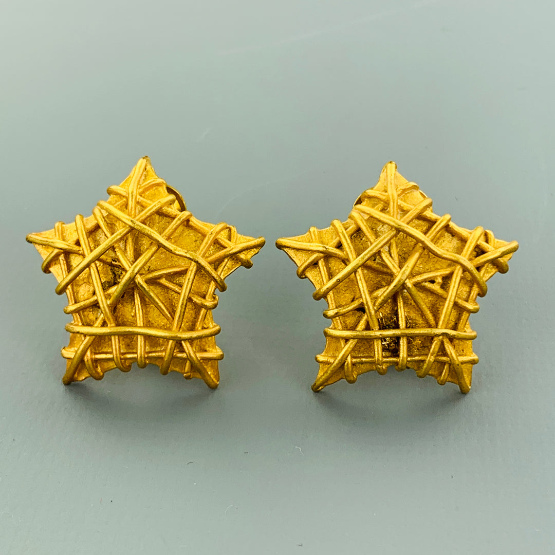 VINTAGE Gold Tone Metal Textured Star Clip On Earrings