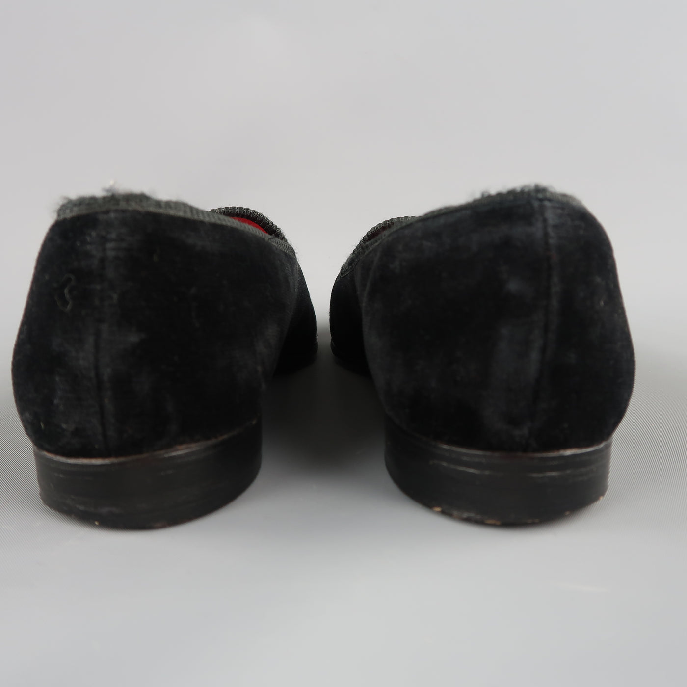 Vintage WATHNE Size 9.5 Black Velvet Gold Embroidered Horn Slippers