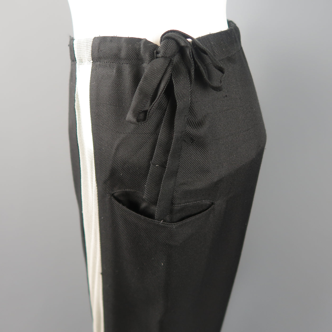 YOHJI YAMAMOTO Size M Black Silk Dress Pants