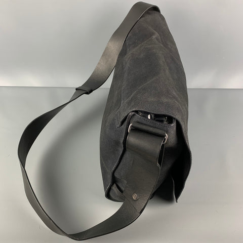 CALVIN KLEIN Sac messager en cuir suédé charbon de bois