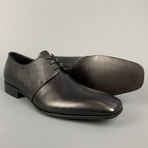 PRADA Talla 7 Zapatos con cordones de cuero texturizado negro
