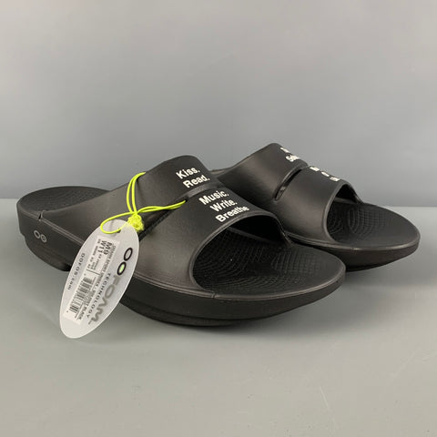 OOFOS for TAKAHIROMOIYASHITA Size 9 Black White Graphic Acetate Slip On Sandals