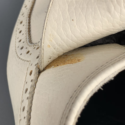SALVATORE FERRAGAMO Sammy Talla 11 Mocasines sin cordones de cuero perforado color marfil