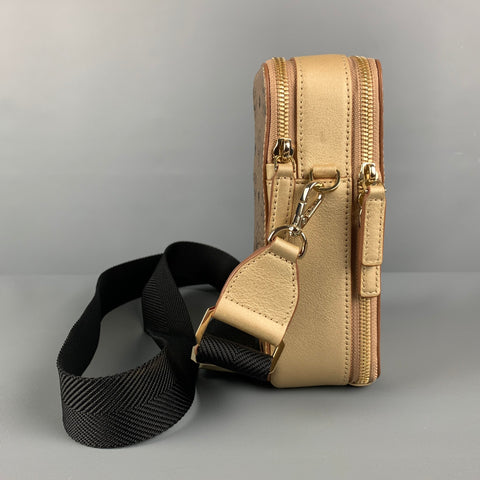 Sac pour appareil photo à bandoulière en toile enduite monogramme noir doré MCM