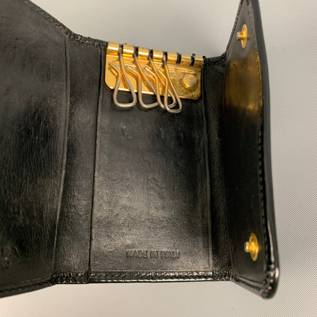Porta llaves PRADA de charol negro para 4 llaves