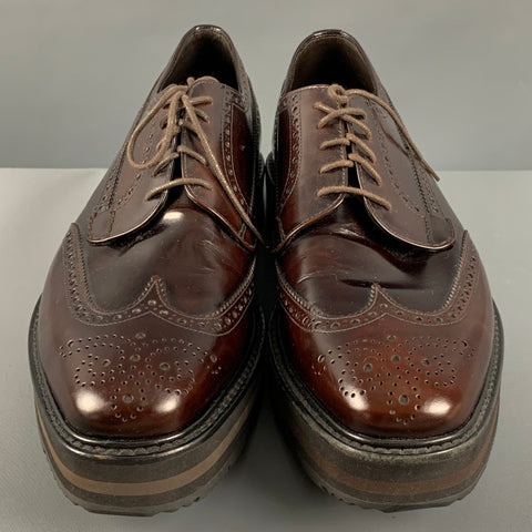 PRADA Taille 8.5 Chaussures à lacets en cuir perforé marron