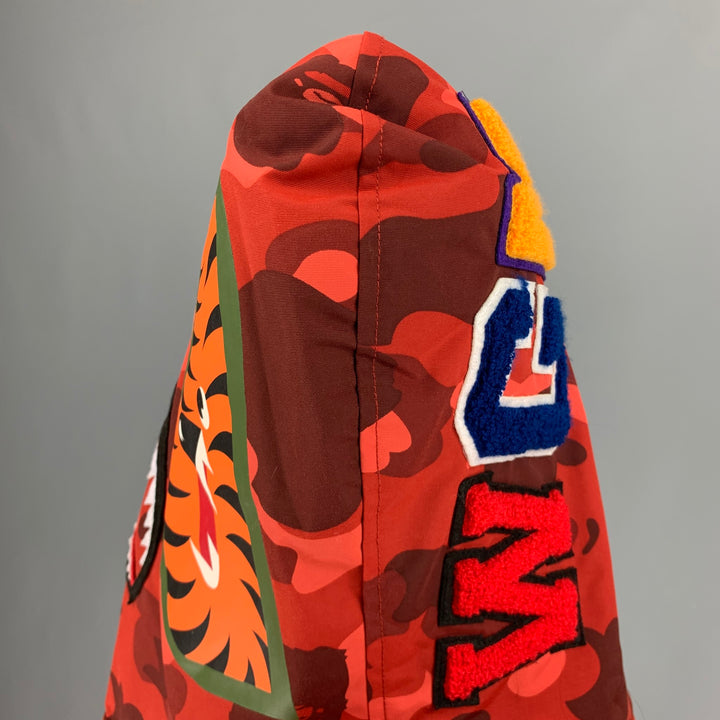 A BATHING APE Chaqueta Nylon Camuflaje Rojo Burdeos Talla S