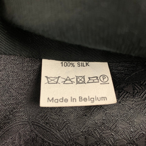 DRIES VAN NOTEN Taille S Manteau ceinturé en soie noire avec boutons-pression cachés