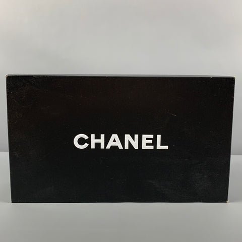 CHANEL Size 7.5 Black Leather Flower Applique Flat Sandals