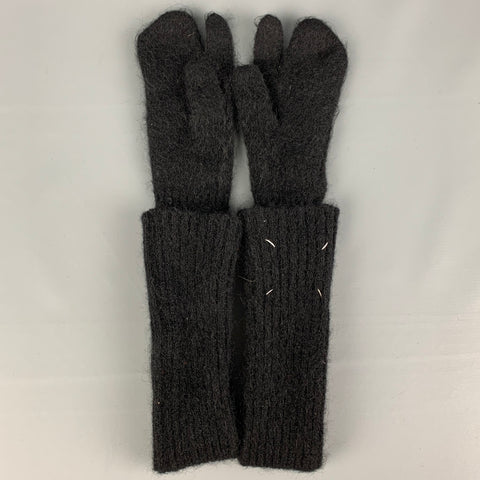 tabi handschuhe MM6 MAISON MARGIELA Black Knitted Wool Blend Long Tabi Gloves – Sui Generis Designer Consignment