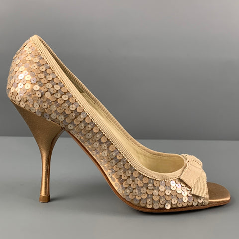 Zapatos de tacón peep toe con lentejuelas y seda color topo de PRADA Talla 6.5