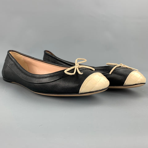 REED KRAKOFF Talla 7.5 Zapatos planos con punta de cuero en dos tonos en negro y beige