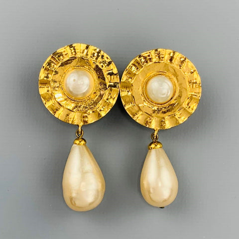 CHANEL Vintage Gold Tone Faux Pearl Tear Drop Clip On Earrings
