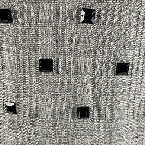 MARLOWE Talla S Top informal con cuello en V y cuentas de seda de cachemira gris y negro