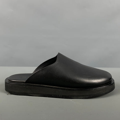 Zapatos planos negros THE ROW talla 7.5