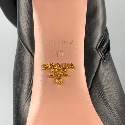 PRADA Taille 10 Bottes hautes en cuir noir