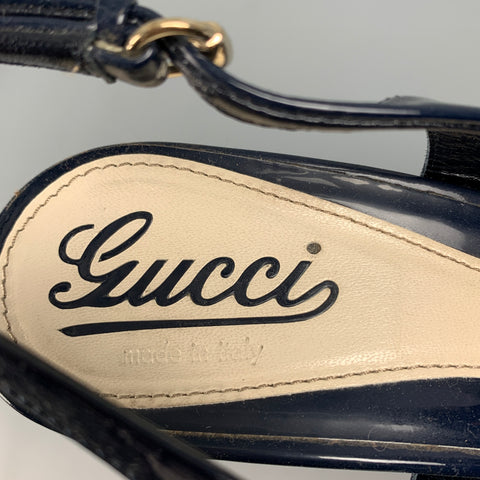 Zapatos de tacón con tira trasera de charol azul marino GUCCI talla 8