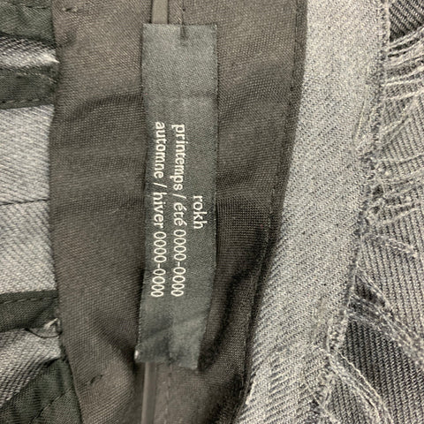 ROKH Talla S Pantalón de vestir de sarga gris con borde sin rematar