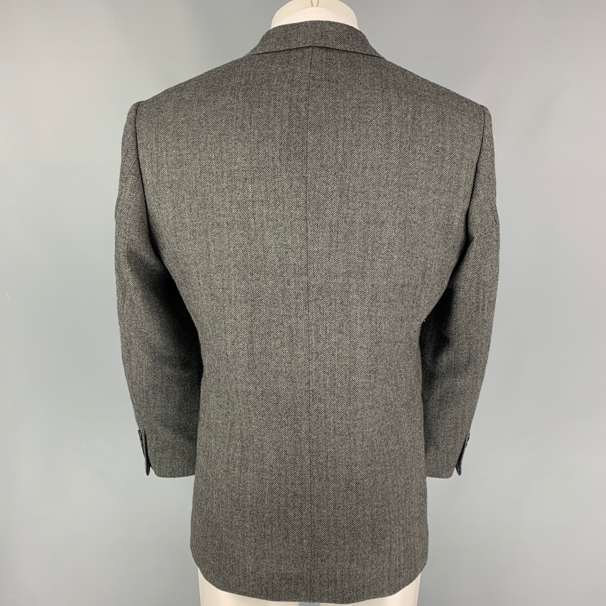 OSCAR DE LA RENTA Size 38 Grey Black Herringbone Wool Sport Coat