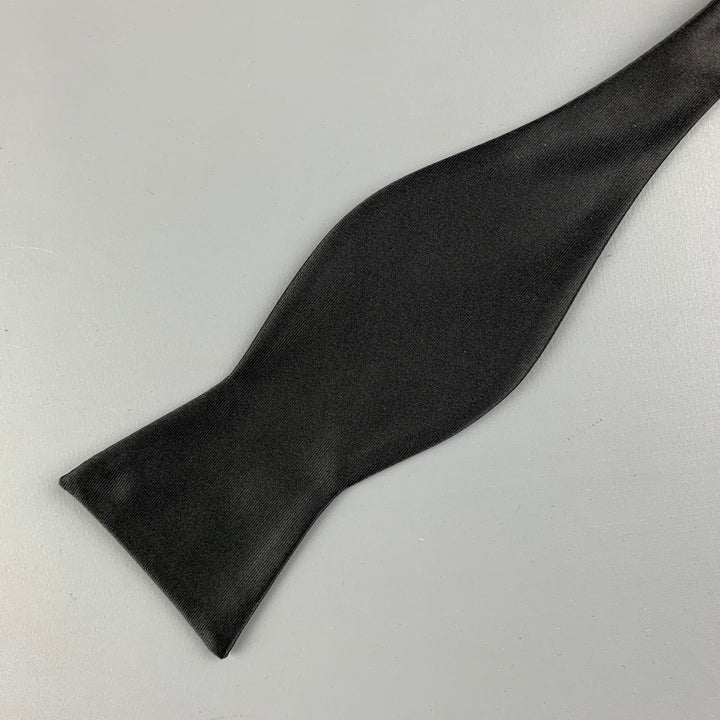 NORDSTROM RACK Black Solid Bow Tie