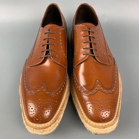PRADA Taille 8 Chaussures à lacets en cuir perforé marron
