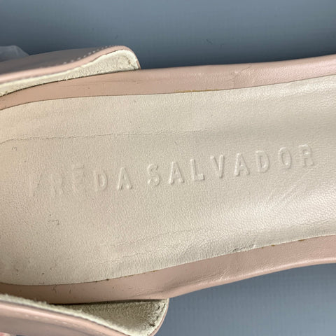FREDA SALVADOR Talla 9 Zapatos planos con tira en T de cuero beige
